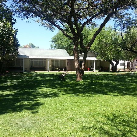 Black Swan Guest House Boshoek Exterior photo