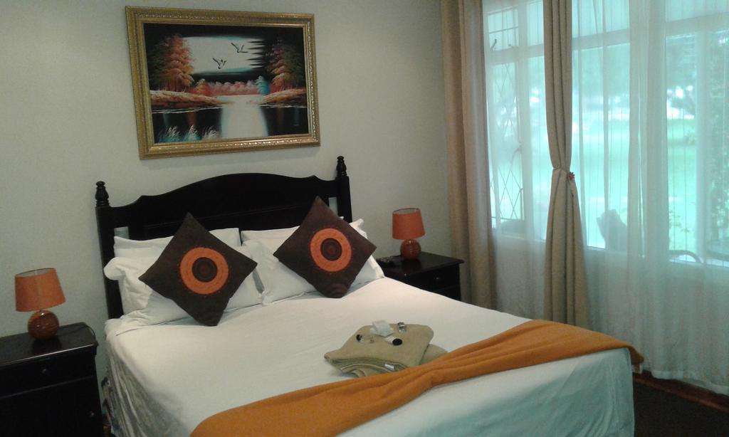 Black Swan Guest House Boshoek Exterior photo