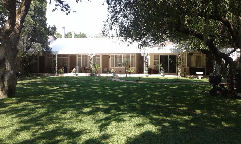 Black Swan Guest House Boshoek Exterior photo