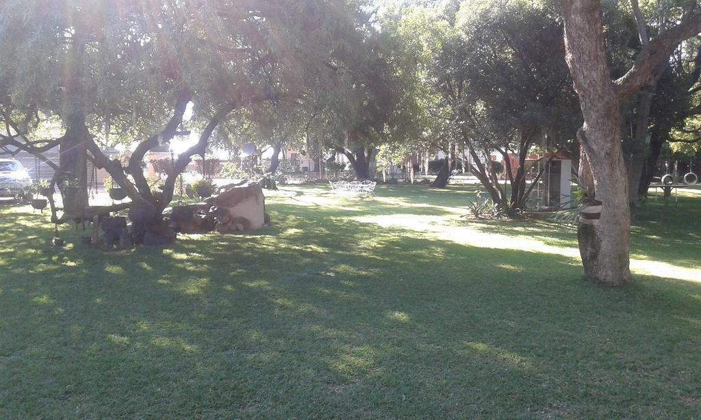 Black Swan Guest House Boshoek Exterior photo