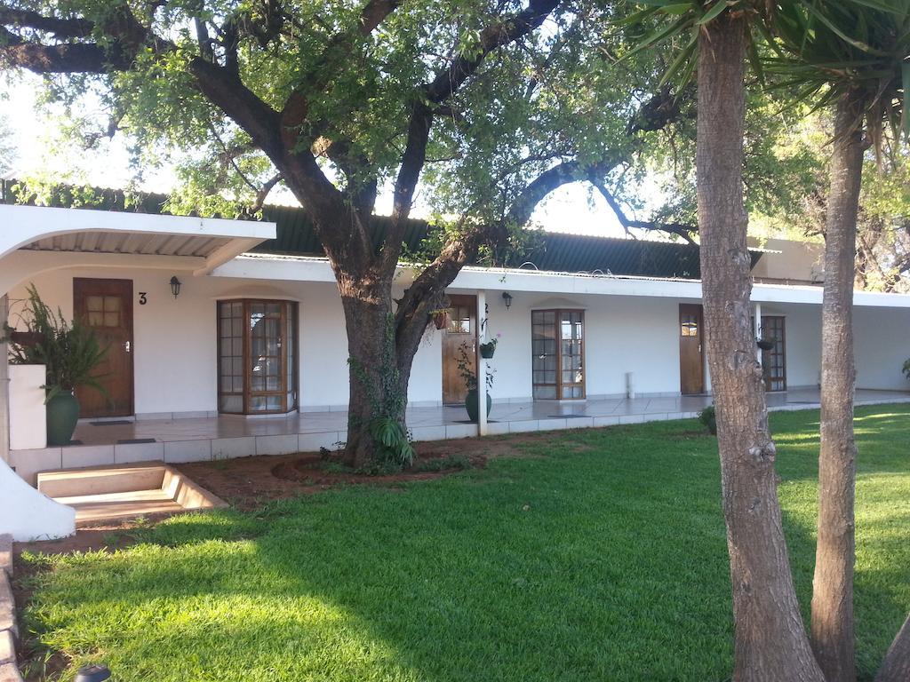 Black Swan Guest House Boshoek Exterior photo