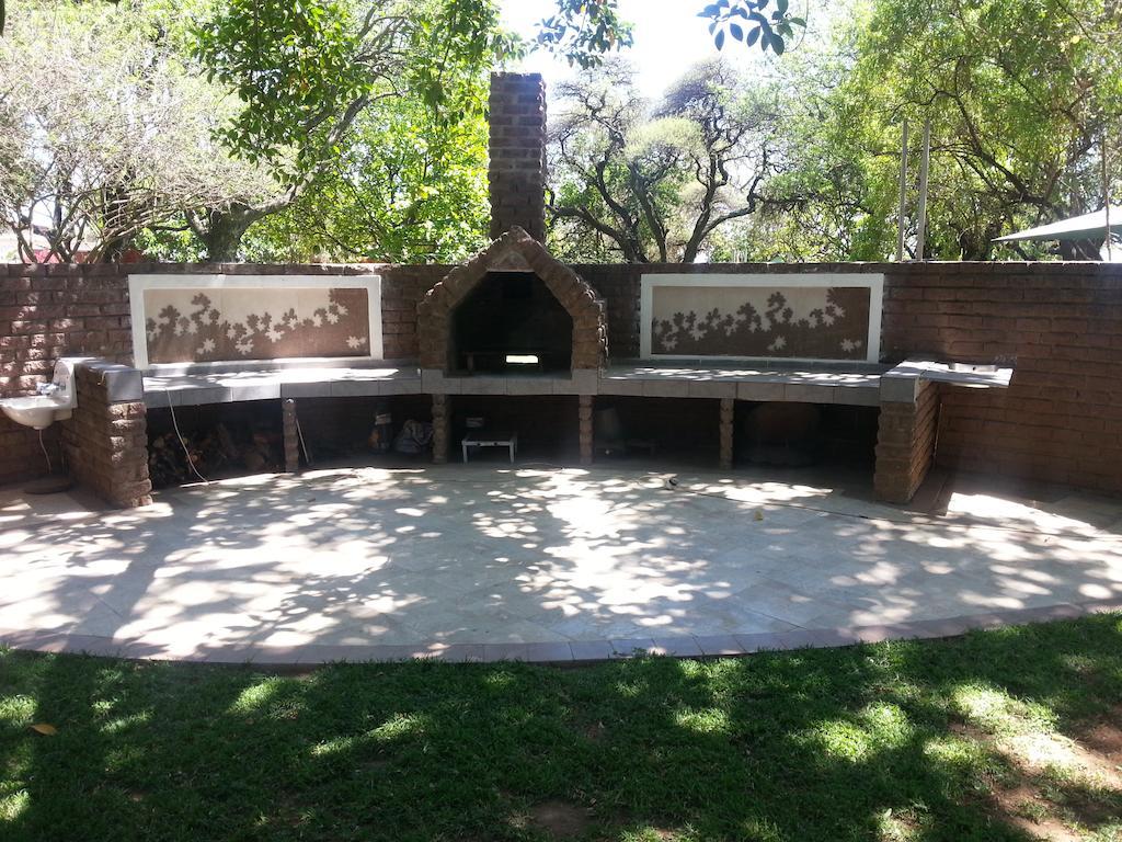Black Swan Guest House Boshoek Exterior photo